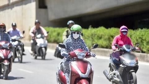 Nắng nóng bao trùm Bắc Bộ, người dân cần lưu ý điều gì?