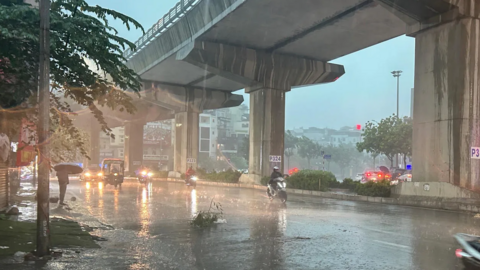 Thời tiết ngày 18/6: Bắc Bộ và Nam Bộ mưa dông, Trung Bộ nắng nóng
