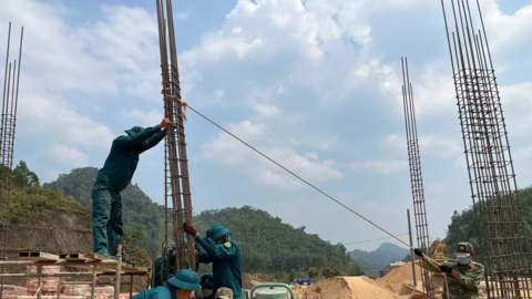 Hoàn thiện lắp đặt trang thiết bị dạy học trường vùng biên Đà Nẵng trước 15/8