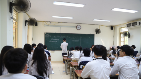 Sắp xếp trường học: Địa phương lo 'bài toán khó' về người và trường