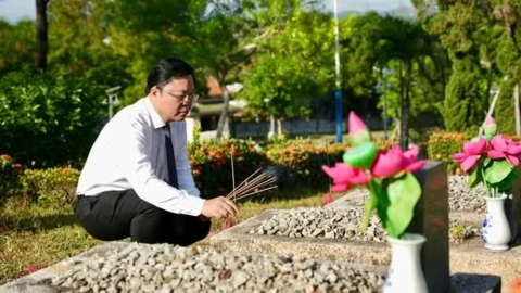 Lãnh đạo TP Huế dâng hương tri ân các Anh hùng liệt sĩ nhân ngày 27/7