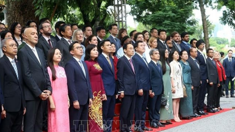 Bộ trưởng Bộ Ngoại giao Lê Hoài Trung chủ trì Lễ Thượng cờ kỷ niệm 59 năm Ngày thành lập ASEAN