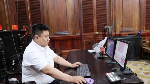 Từ 1/8/2026, quy định không được mang điện thoại, laptop, đồng hồ thông minh vào phiên tòa