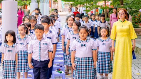 Đổi mới quản trị để giáo viên toàn tâm cho chuyên môn