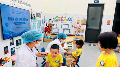 Hà Nội khám sức khỏe miễn phí cho trẻ em mầm non và học sinh phổ thông