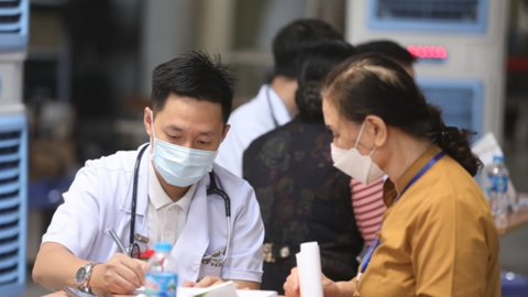 Người dân Hà Nội sắp được hội chẩn với bác sĩ tuyến đầu ngay tại Trạm y tế xã, phường