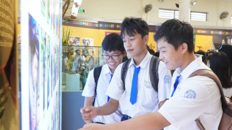 Cần Thơ khai mạc triển lãm ảnh ‘Miền Nam nhớ mãi ơn Người’