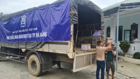 Hơn 228 triệu bản được cung ứng, vùng khó đảm bảo đủ sách giáo khoa