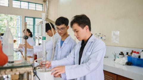 Tạo nguồn giảng viên từ sinh viên xuất sắc