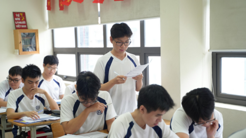 Bạo lực học đường: Ai đang làm mỏng đi quyền uy của thầy cô?