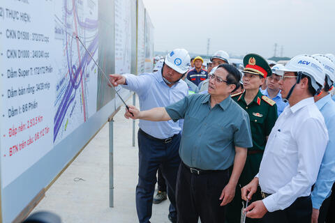 <a href="/thoi-su" title="Thời sự" rel="dofollow">Thời sự</a>
