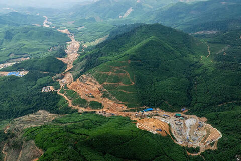 <a href="/thoi-su" title="Thời sự" rel="dofollow">Thời sự</a>
