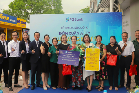 PGBank trao giải đặc biệt chương trình ưu đãi tiền gửi Xuân Ất Tỵ