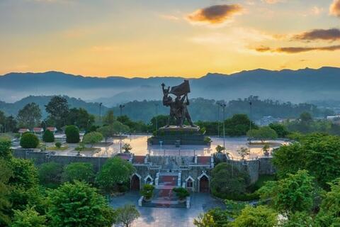 <a href="/kham-pha" title="Khám phá" rel="dofollow">Khám phá</a>