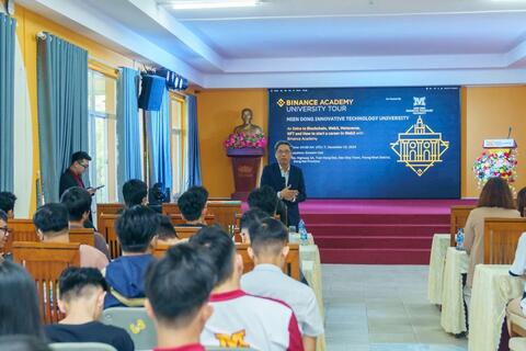 Chatbot AI: Bước tiến chuyển đổi số của Đại học Công nghệ Miền Đông