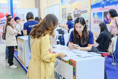<a href="/kham-pha" title="Khám phá" rel="dofollow">Khám phá</a>