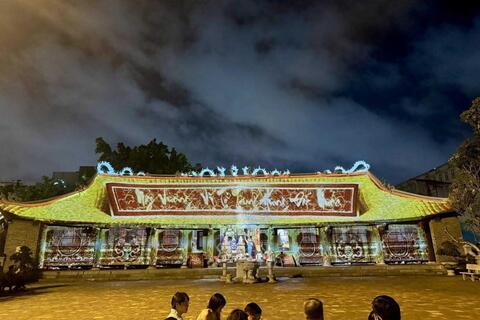 <a href="/kham-pha" title="Khám phá" rel="dofollow">Khám phá</a>