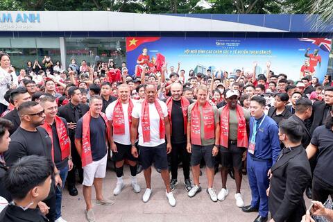 Dàn huyền thoại Manchester Reds ấn tượng mạnh khi được chăm sóc y tế chuyên sâu tại BVĐK Tâm Anh