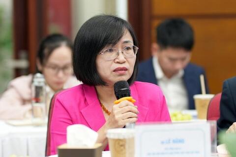 Doanh nghiệp Việt tăng tốc xuất khẩu, lo 'thuế chồng thuế' từ Mỹ