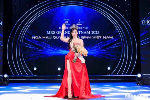 Người đẹp Nguyễn Thị Thưa đăng quang Hoa hậu Quý bà Hòa bình Việt Nam 2025