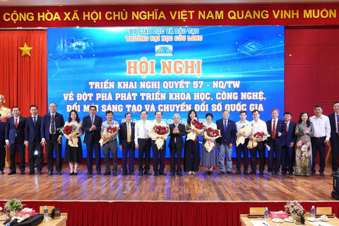 Trường ĐH Cửu Long đẩy mạnh hoạt động khoa học, công nghệ và chuyển đổi số