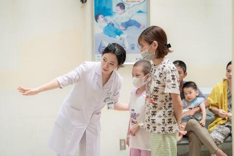 Bệnh viện Bạch Mai tuyển gấp trăm bác sĩ chất lượng cao, sẵn sàng vận hành "siêu cơ sở" 2 tại Ninh Bình