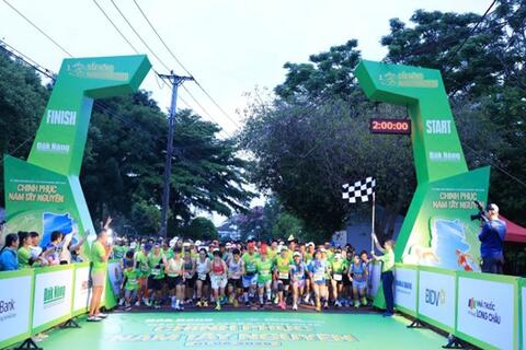 Nam A Bank đồng hành cùng Đắk Nông Marathon 2025: Lan tỏa yêu thương qua từng bước chạy