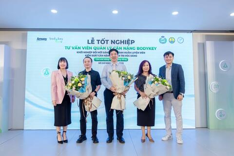 184 nhà phân phối  Amway đã hoàn  tất khóa đào tạo tư vấn viên quản lý cân nặng BodyKey 2024
