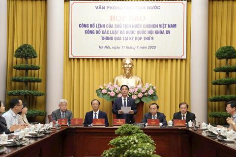 Lương giáo viên hợp đồng “nằm ngoài” Luật Nhà giáo, Bộ Giáo dục và Đào tạo nói gì?