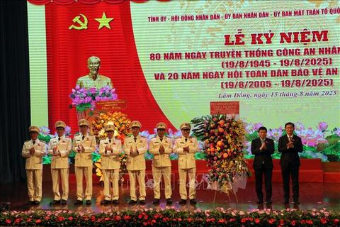 Trang trọng kỷ niệm 80 năm Ngày truyền thống lực lượng Công an nhân dân