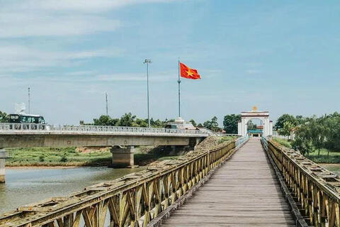 <a href="/kham-pha" title="Khám phá" rel="dofollow">Khám phá</a>
