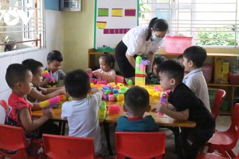 <a href="/giao-duc" title="Giáo dục" rel="dofollow">Giáo dục</a>