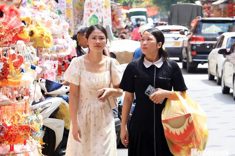 Trung thu sớm trên phố Hàng Mã