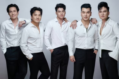 Bất ngờ khi lần đầu tiên 5 ca sĩ đã thành danh lập nhóm