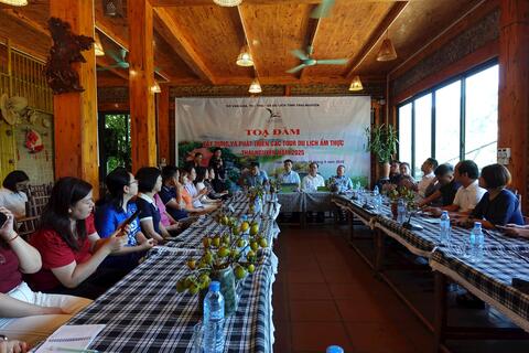 <a href="/kham-pha" title="Khám phá" rel="dofollow">Khám phá</a>