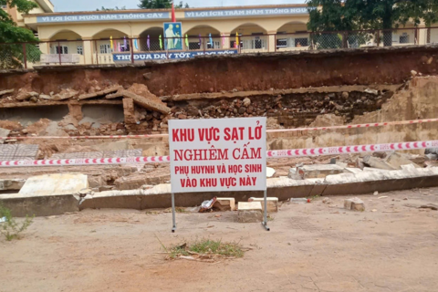 Khẩn trương khắc phục sạt lở trường học ở Hà Nội