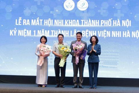 Ra mắt Hội Nhi khoa thành phố Hà Nội và kỷ niệm 1 năm thành lập Bệnh viện Nhi Hà Nội