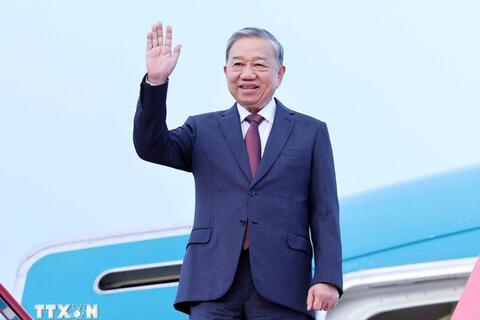 <a href="/thoi-su" title="Thời sự" rel="dofollow">Thời sự</a>