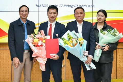 <a href="/giao-duc" title="Giáo dục" rel="dofollow">Giáo dục</a>