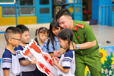 <a href="/giao-duc" title="Giáo dục" rel="dofollow">Giáo dục</a>