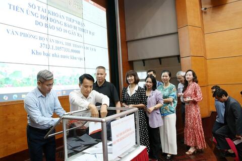 <a href="/thoi-su" title="Thời sự" rel="dofollow">Thời sự</a>