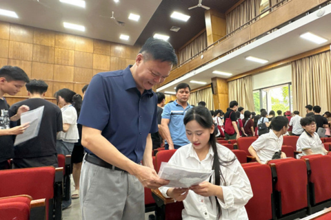 <a href="/giao-duc" title="Giáo dục" rel="dofollow">Giáo dục</a>