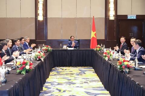 Thủ tướng Phạm Minh Chính làm việc với các Đại sứ Việt Nam tại khu vực ASEAN