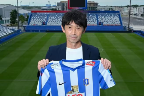 HLV tuyển Thái Lan bị sa thải sắp đối đầu Công an Hà Nội FC