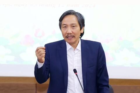 Đổi mới tư duy, xây dựng nền công vụ trách nhiệm, liêm chính, vì dân phục vụ