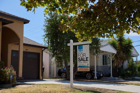 Đánh liều vì giấc mơ có nhà: Người Mỹ đang lặp lại sai lầm thời bong bóng nhà đất?