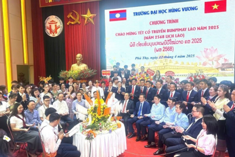 <a href="/giao-duc" title="Giáo dục" rel="dofollow">Giáo dục</a>