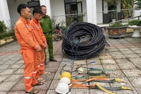 <a href="/thoi-su" title="Thời sự" rel="dofollow">Thời sự</a>