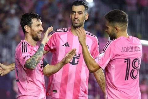 Messi ‘làm chậm ngày giải nghệ’ của 2 đồng đội lâu năm