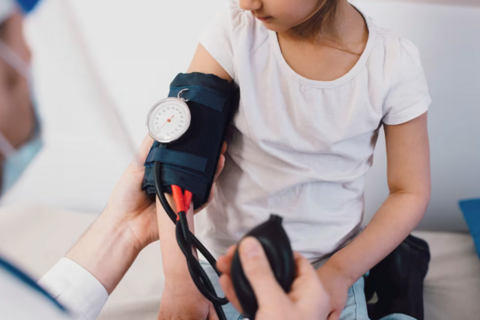 Tỉ lệ huyết áp cao ở trẻ em đã tăng gần gấp đôi trong 20 năm